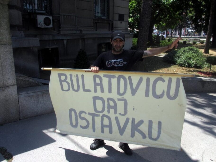 Komisija u "Tržnici" ispituje optužbe građanina koji protestuje 3 Miroslav Vacic protestuje foto JV J A