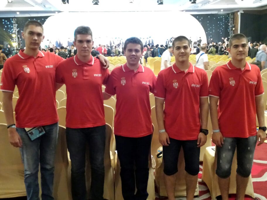 Tim Srbije iz fizike u Indonezij foto dfsi