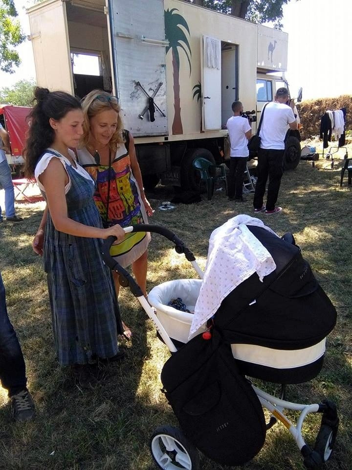 Glumica-s-bebom;-foto:-JV