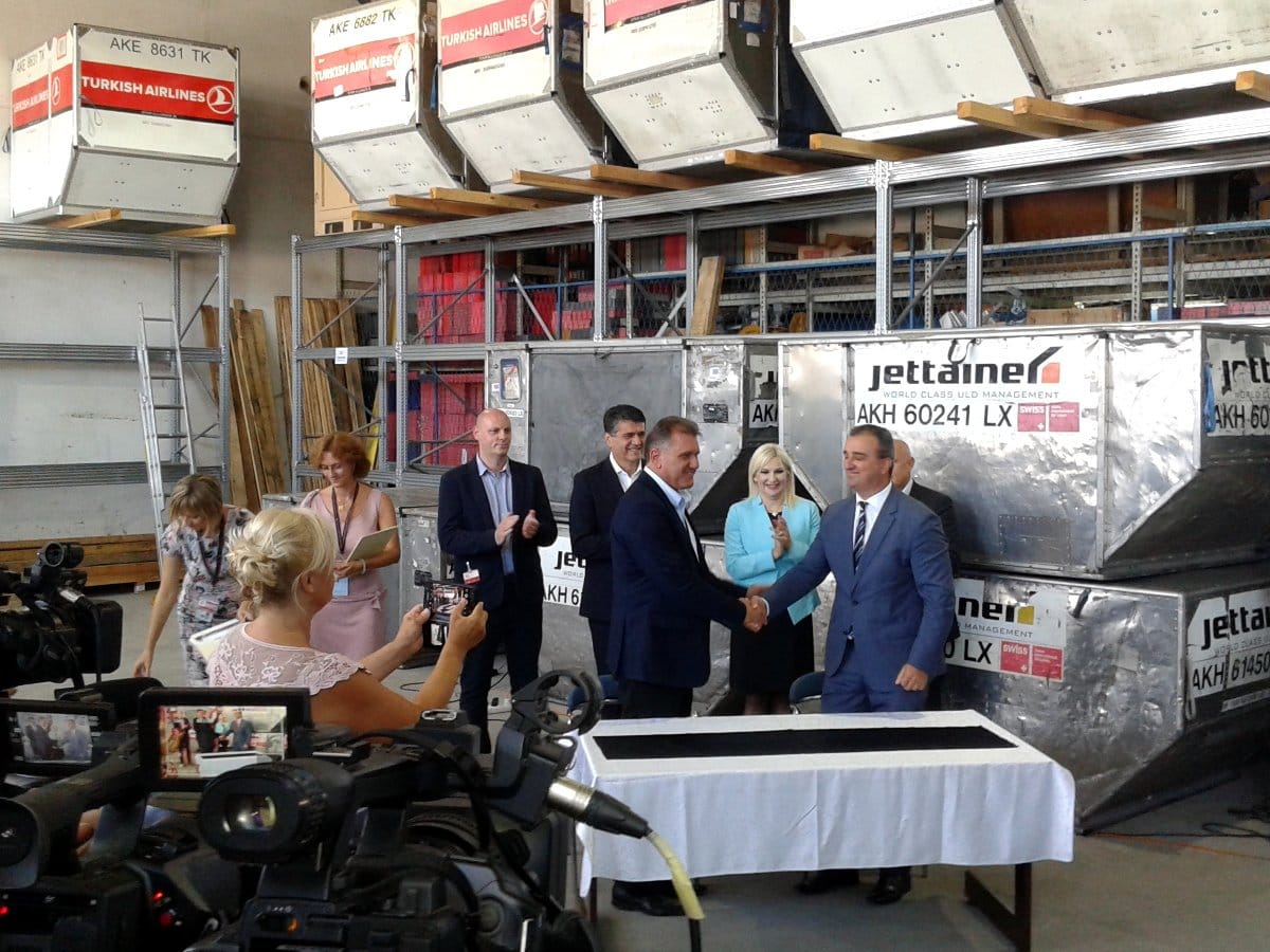 urucenje poklona foto T T