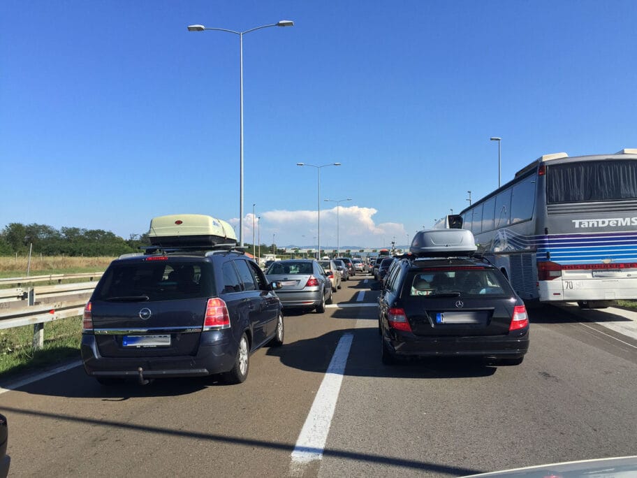 Gužve na granicama, čeka se i po 2 sata 8 Guzva na granici foto P Blagojevic JV