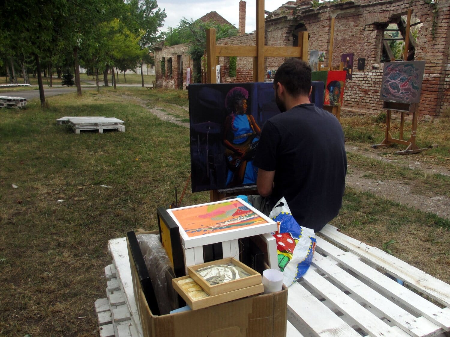Vladimir Vinkić slikao neke umetnike koji su nastupali