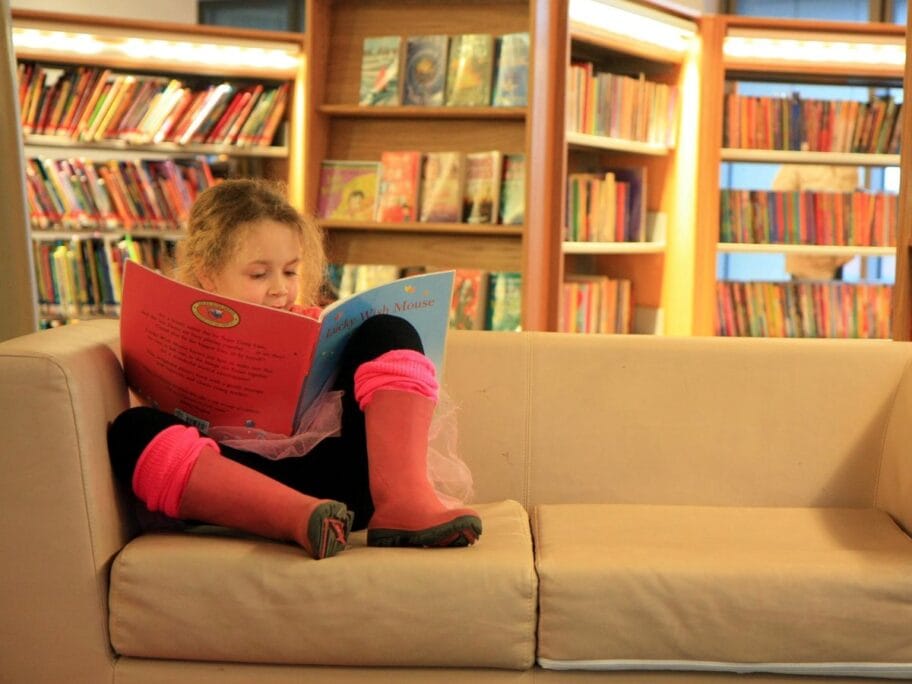 knjiga deca foto flickr com Barney Moss