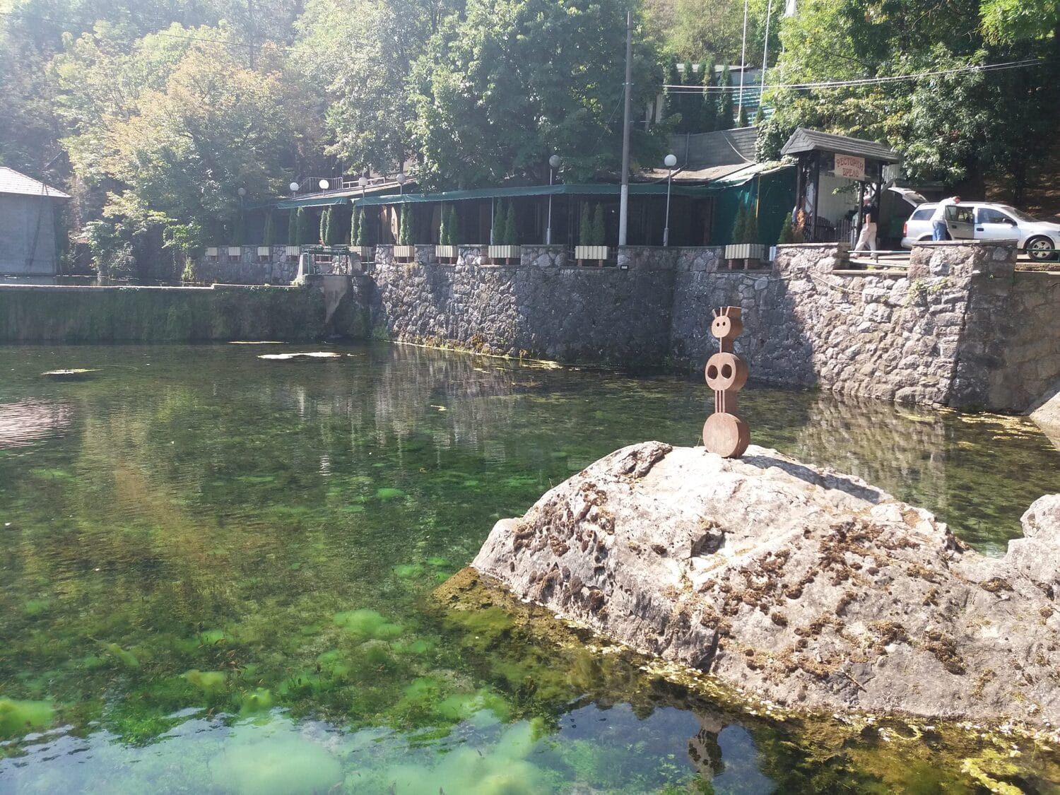 Bela-spomenik-foto-mbrankovic