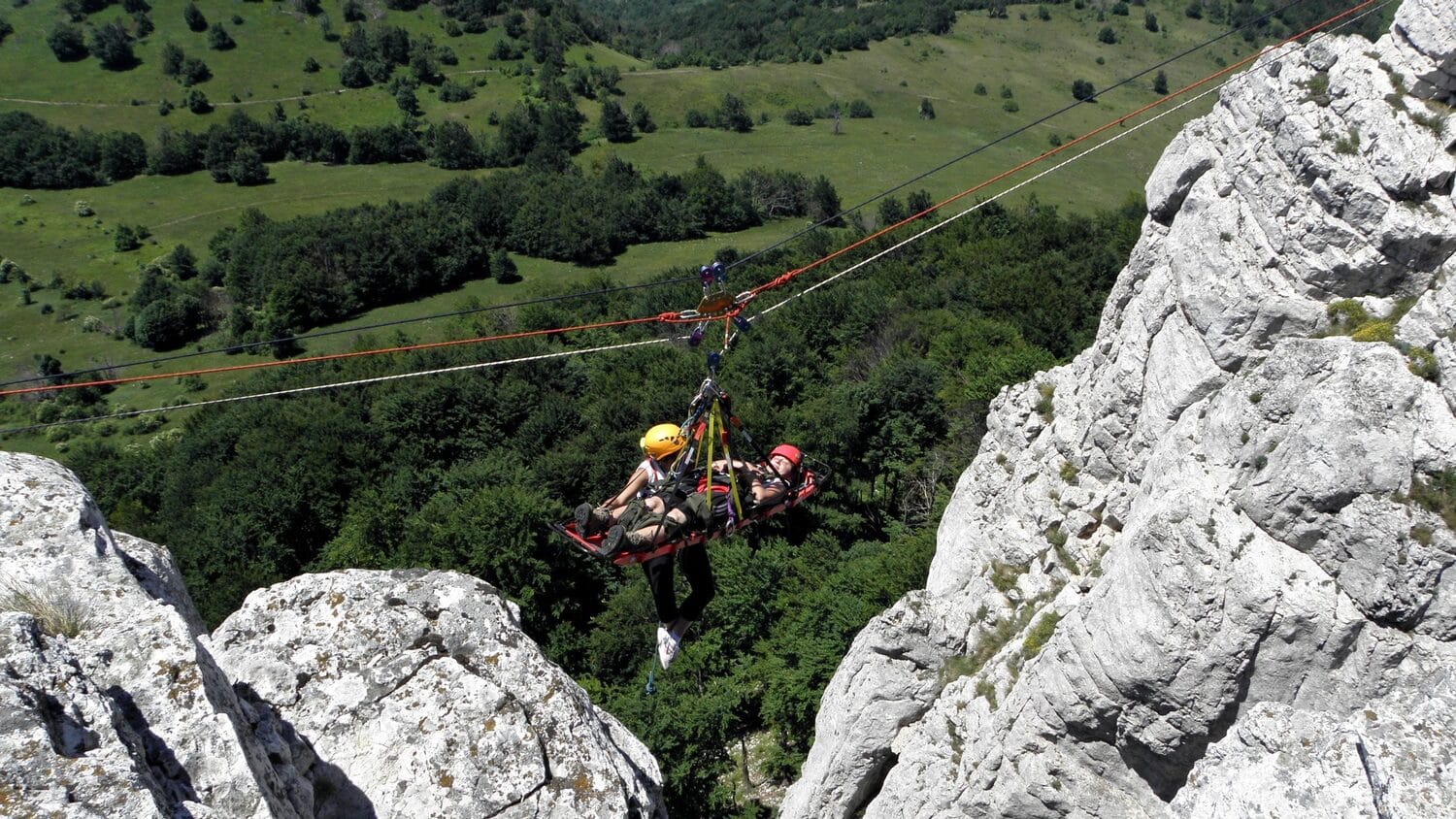 Gorska sluzba spasavanja vezba spasavanje na steni foto GSS scaled