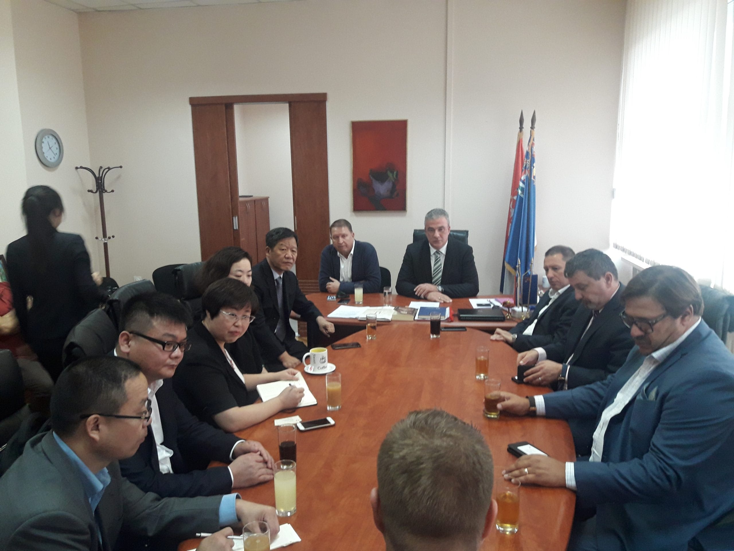 sastanak foto m j scaled