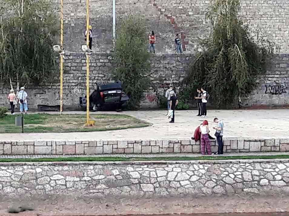 Saobracajna nezgoda kej Nisava foto citalac