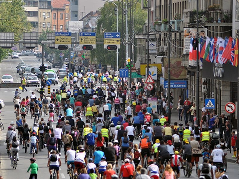 Defile biciklista foto Vanja Keser