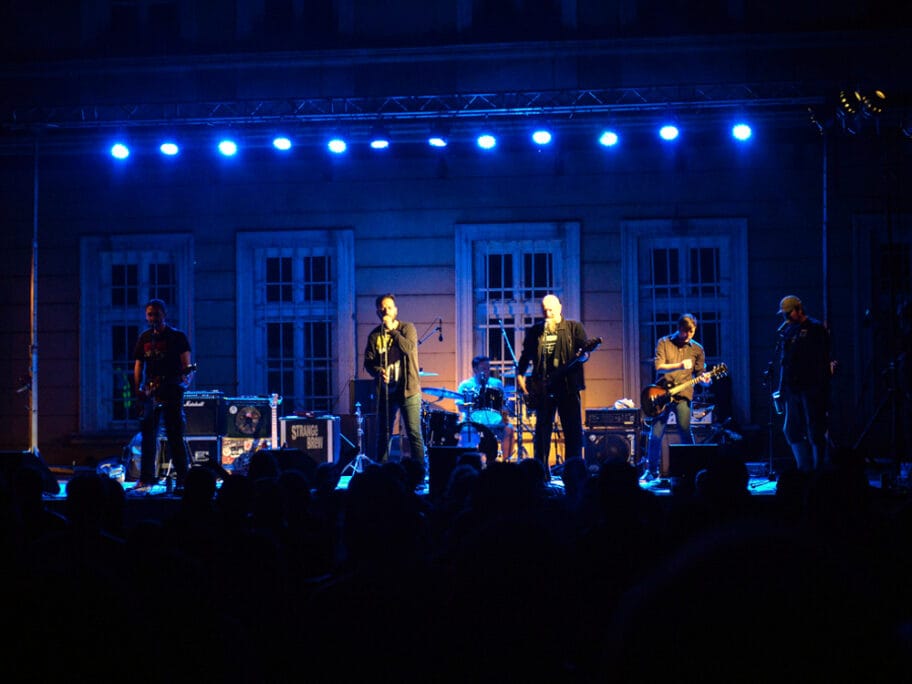 Vulkan emocija na koncertu posvećenom Kosti iz "Novembra" 10 koncert novembar Vanja Keser