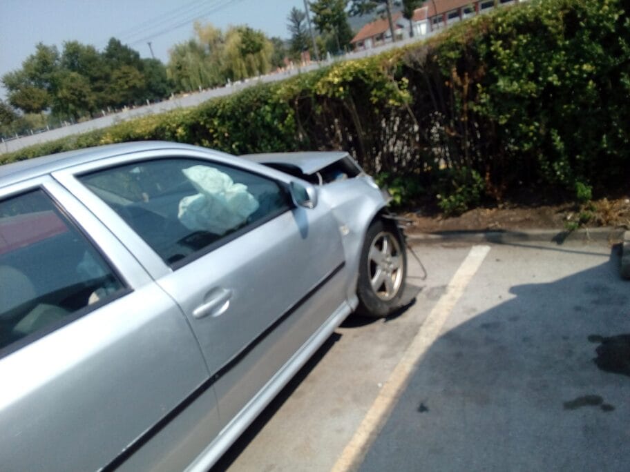 Poverenik naložio Pošti Srbije da dostavi putne naloge za slupanu “škodu” 18 Slupana kola foto citalac scaled