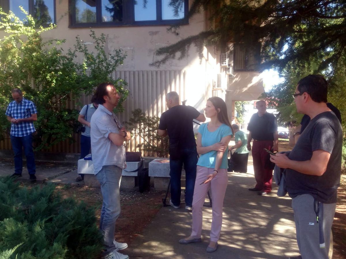 novinari-ispred-Vranjskih-I.-M