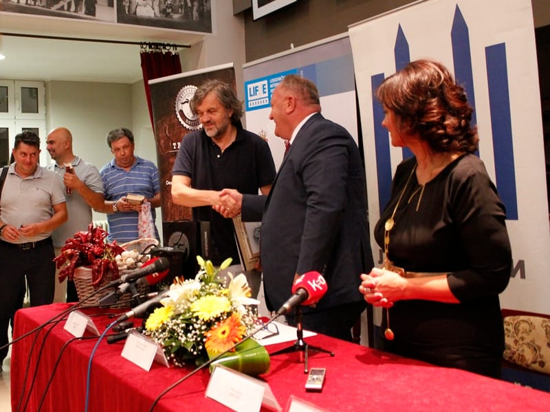 uručivanje-nagrade-i-poklona,-foto-Stefan-Stamenković