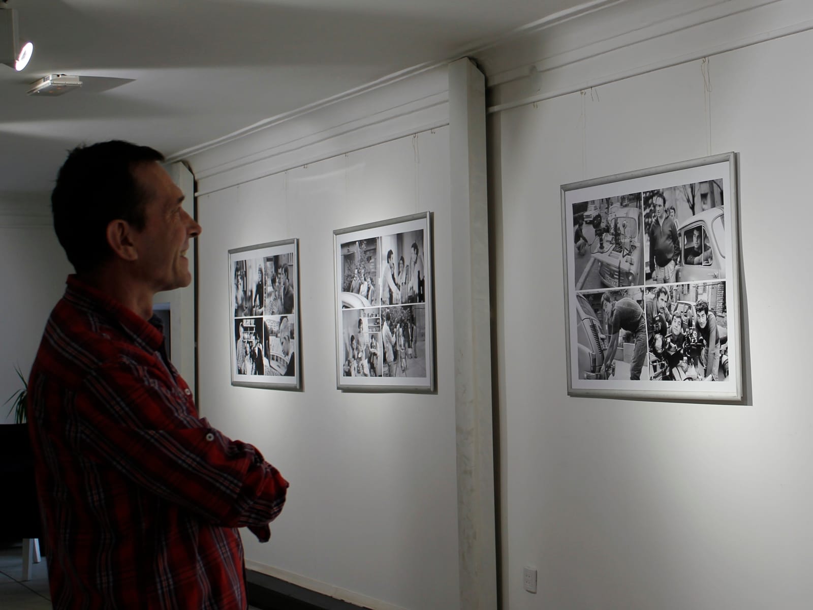 Otvorena izložba slika "Grlom u jagode" - serija koja je obeležila jednu epohu 1 Izlozba grlom u jagode foto B A