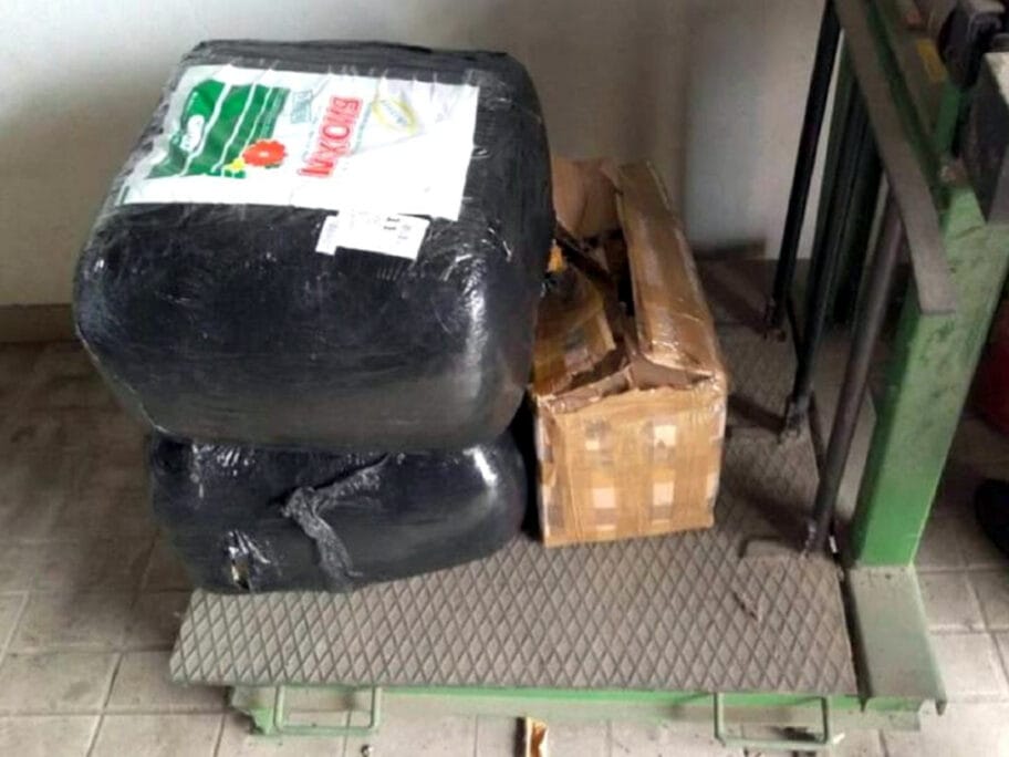 Zaplenjen rezani duvan foto carina