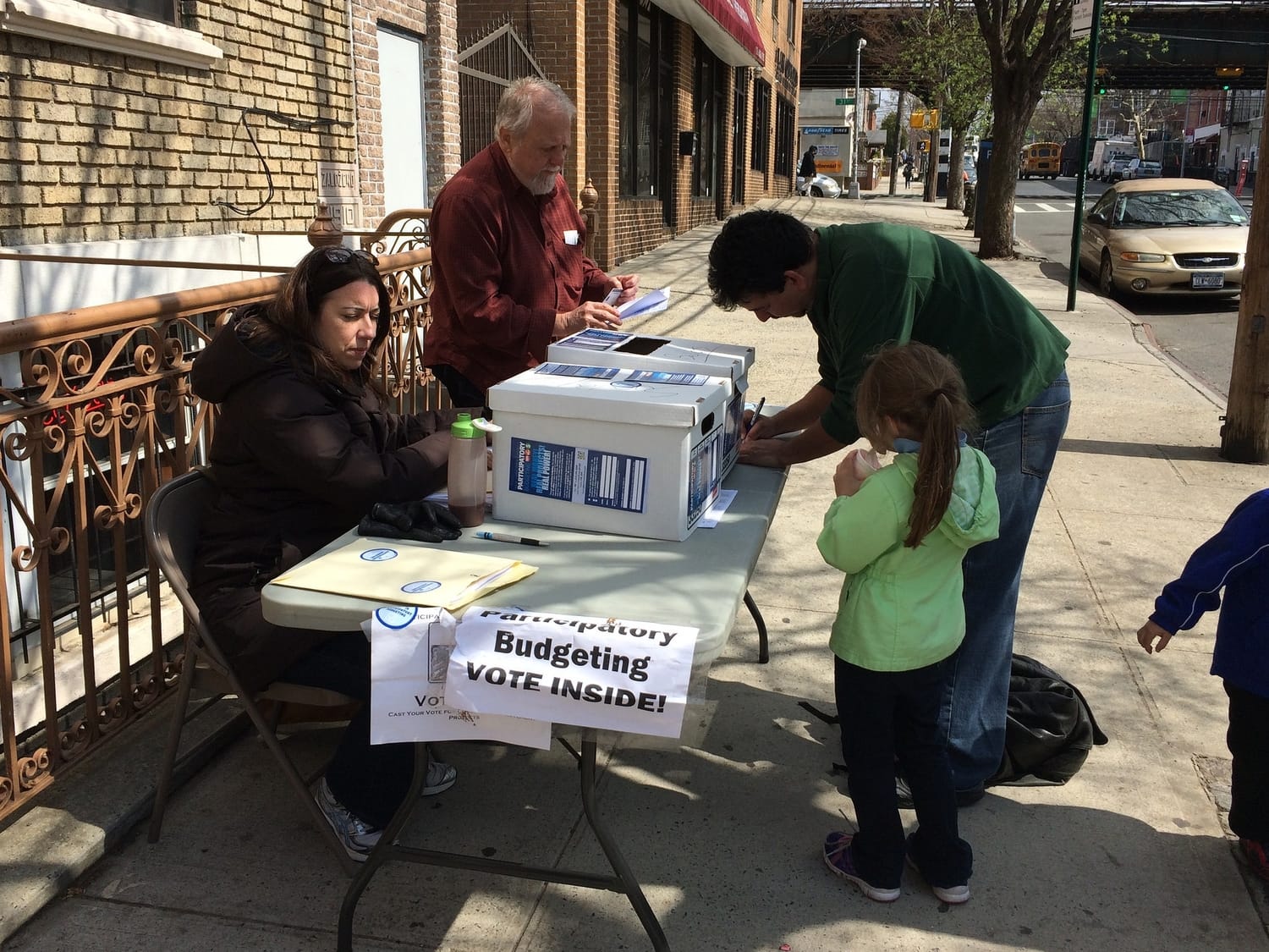 Glasanje za predlog budzeta ilustracija flickr Costa Constantinides