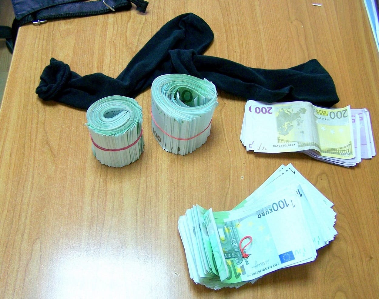 Devize pronadjene u carapama