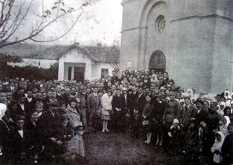 OSVECENJE-SVRLJISKE-CRKVE-11.-NOVEMBAR-1928.-GODINE-ALEKSANDAR-KOSTIC-PRIVATNA-ARHIVA