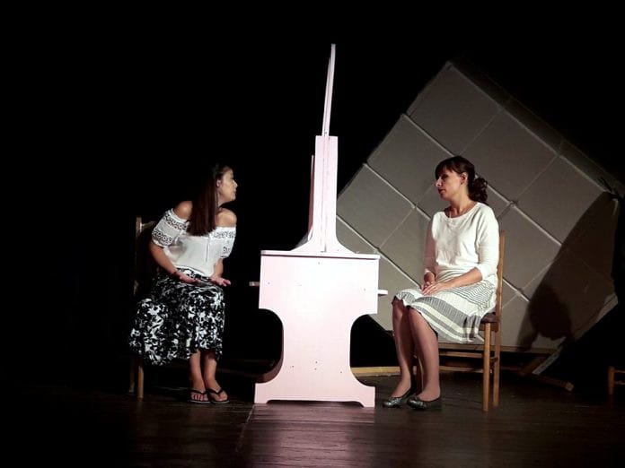 Premijera predstave “Ana je čekala” u prokupačkom Domu kulture 4 slika sa predstave foto Lj M