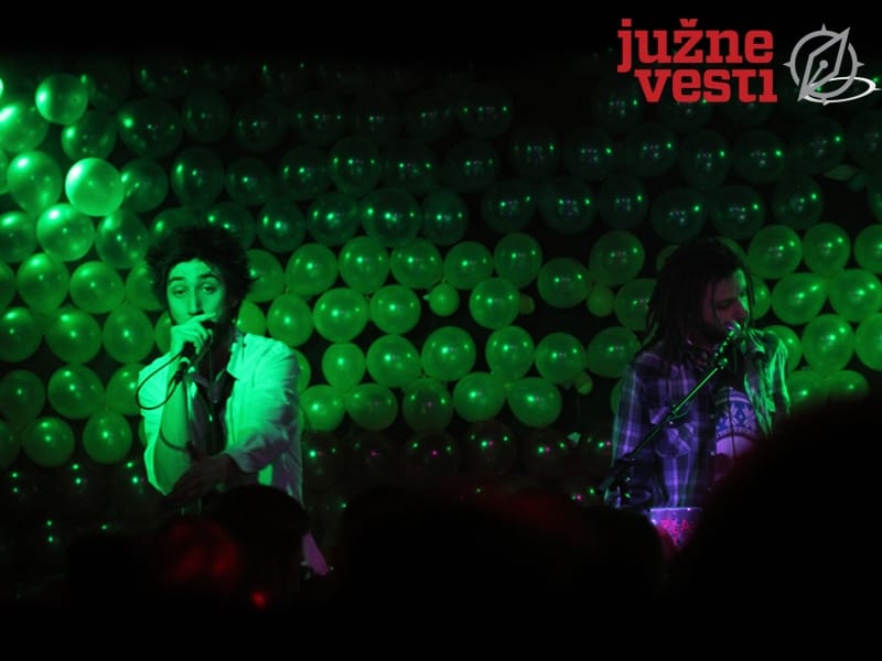 stereo banana feedback nis 6