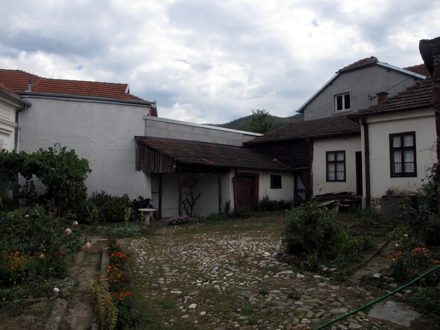 Kuća-Šurdinih-roditelja;-foto:-JV-J.-A