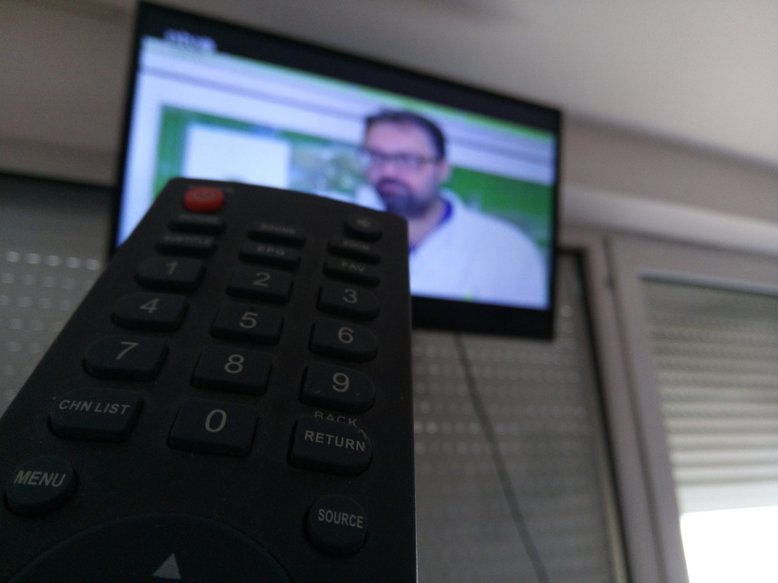 Nišlije će plaćati 1.000 evra po satu za TV prenos gradske Skupštine 1 daljinski foto stefan markovic scaled