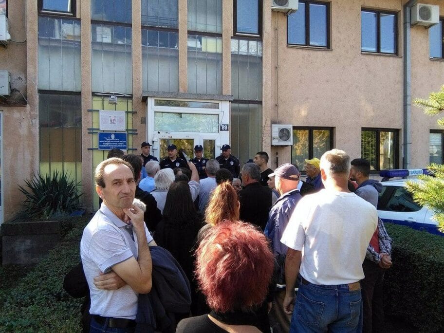 Stanovnici Šljake protestovali zbog problema sa vodom 17 ljaka protest1 foto JV J A