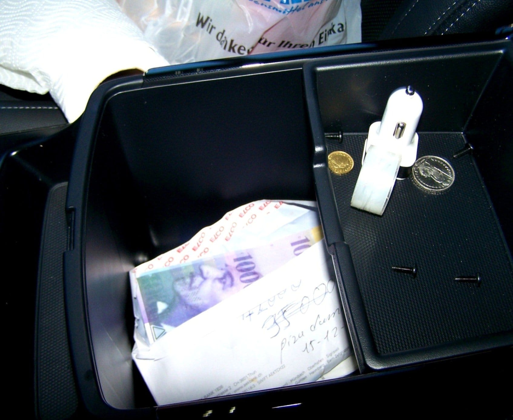 Franci u kaseti foto Uprava carine