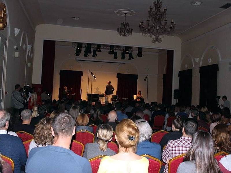 Borini pozorisni dani foto i m