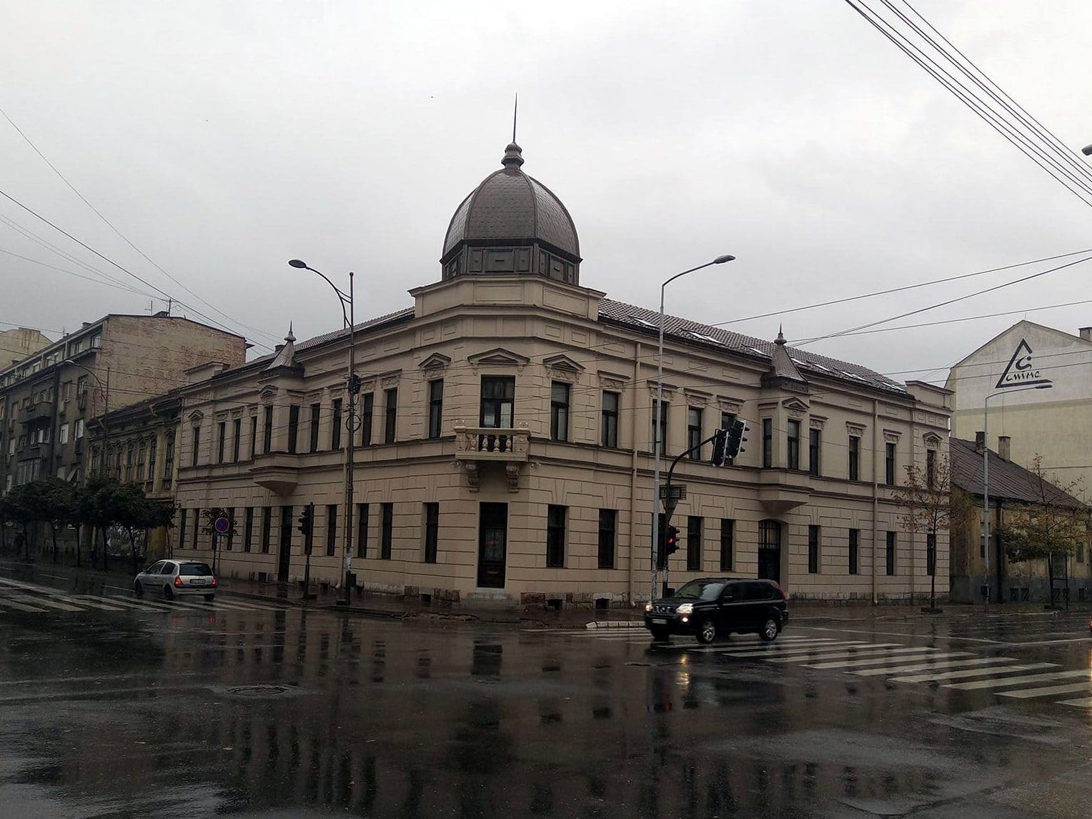 Nova zgrada u centru Nisa foto M Z