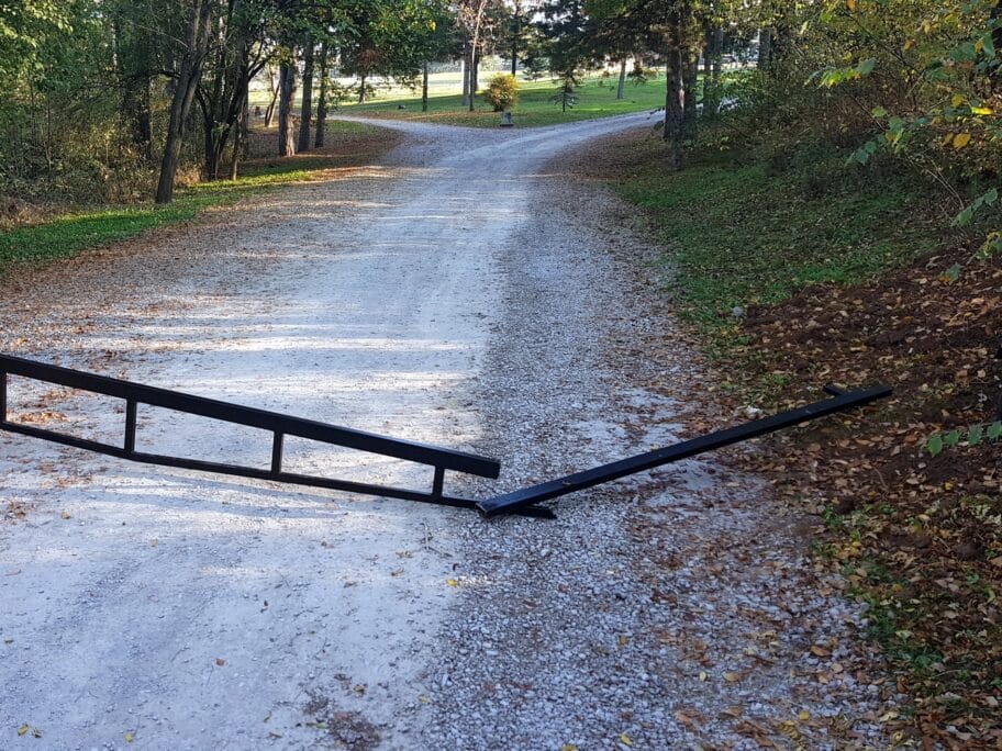 Polomljena nova rampa u parku na Bubnju 16 Polomljena rampa Bubanj foto citalac