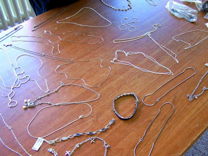 zlatne i srebrne ogrlice i lancici foto uprava carina