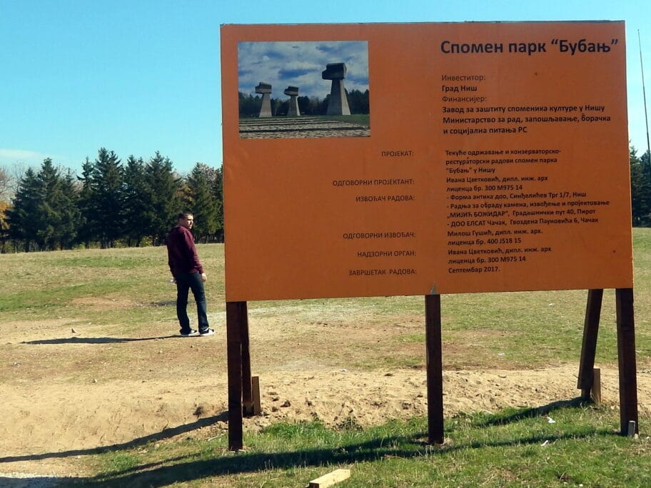 Direktorka Zavoda za zaštitu spomenika Niš ćuti o spornom sređivanju Bubnja 5 Tabla foto Dalibor Milojkovic