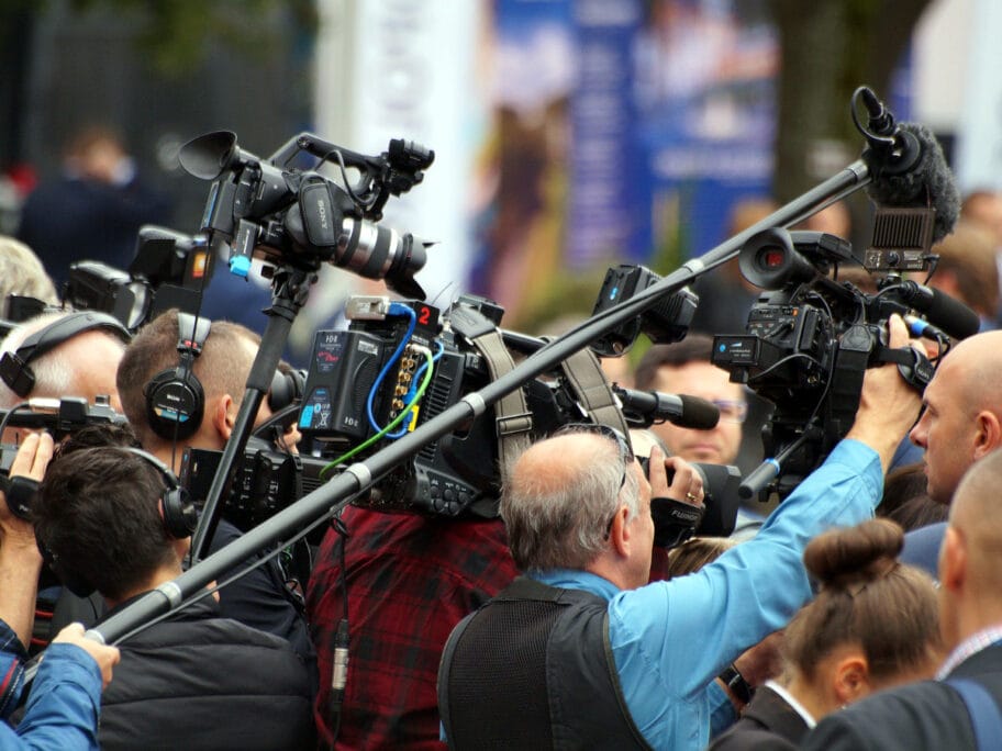 Partneri Srbija: Obuke novinara, sudija i tužilaca neophodne za bolju komunikaciju medija i pravosuđa 10 novinari pixabay signuversum