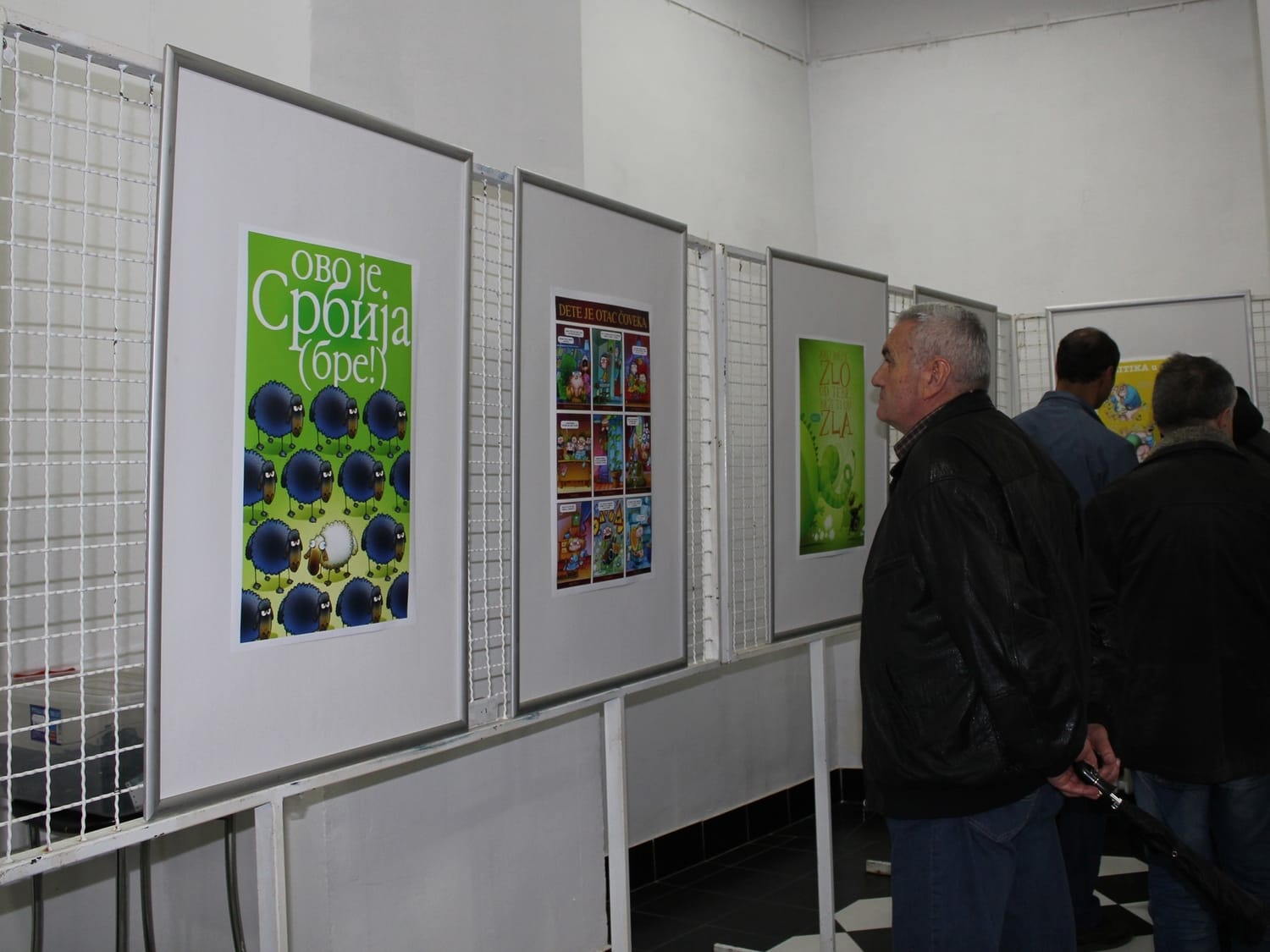 Izlozba crteza foto B A