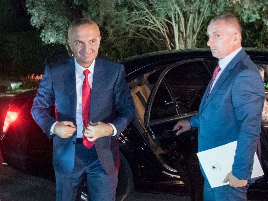 Sa predsednikom Albanije i o udžbenicima na albanskom i upotrebi zastave 8 Iljir Meta flickrChairman of the Joint Chiefs of Staff