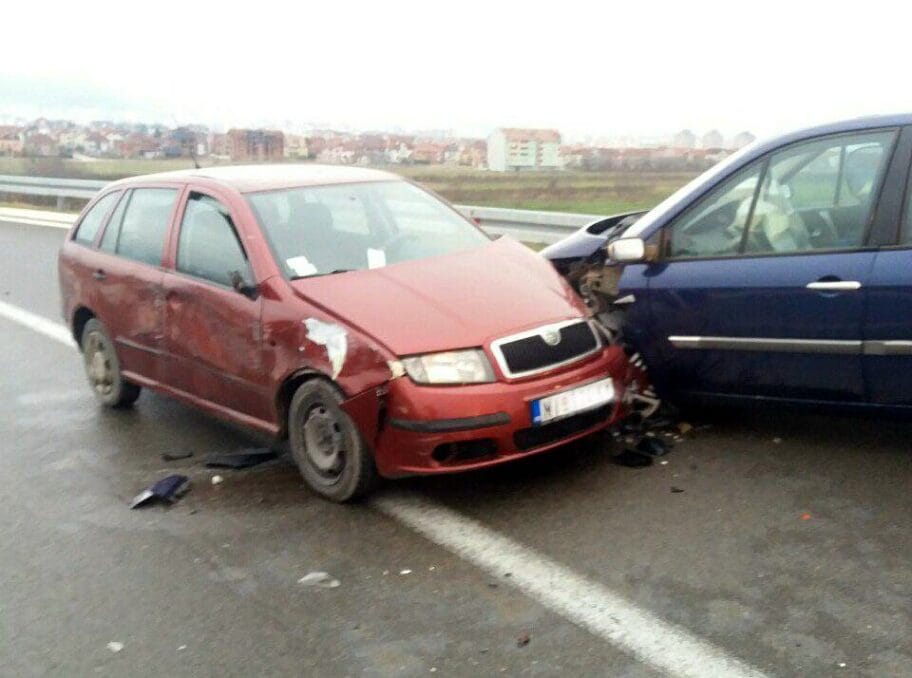 Sudar kola Parking servis foto Aleksandar Kostic