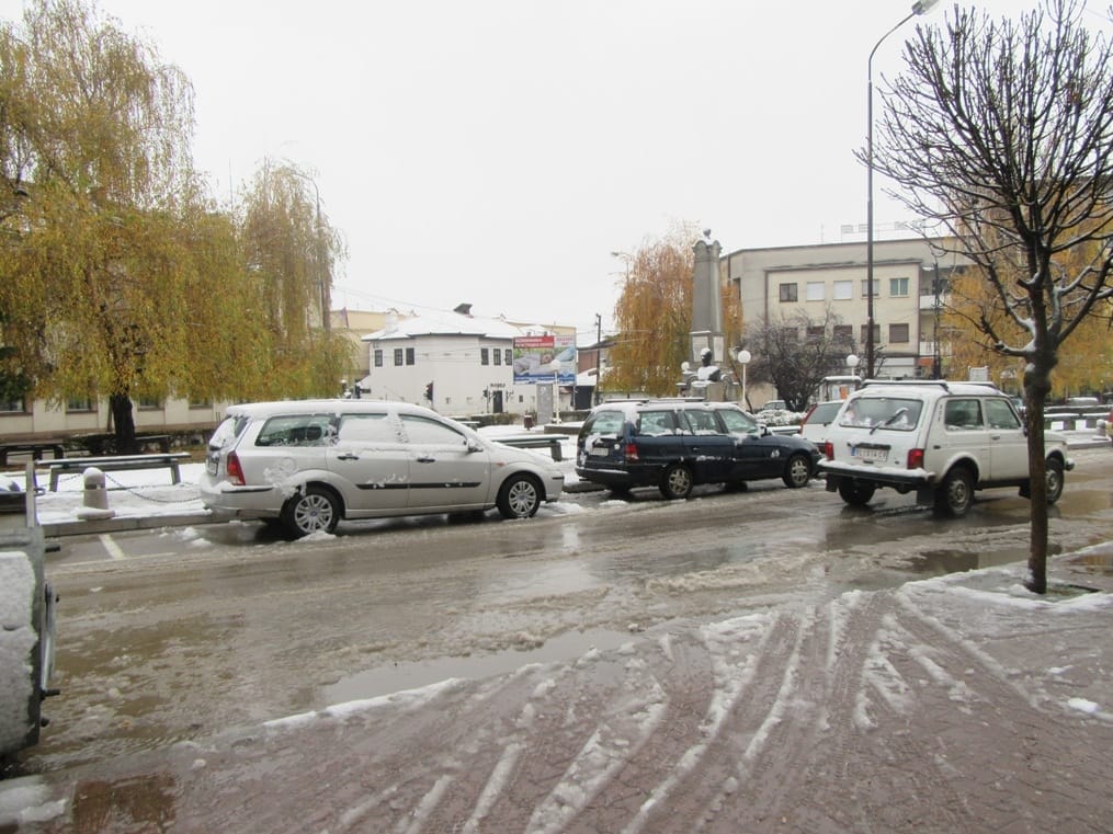 Zbog snega bez struje nekoliko sela u vlasotinačkom kraju 1 saobracaj