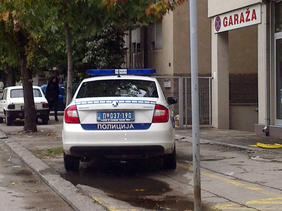 POLICIJA foto citalac