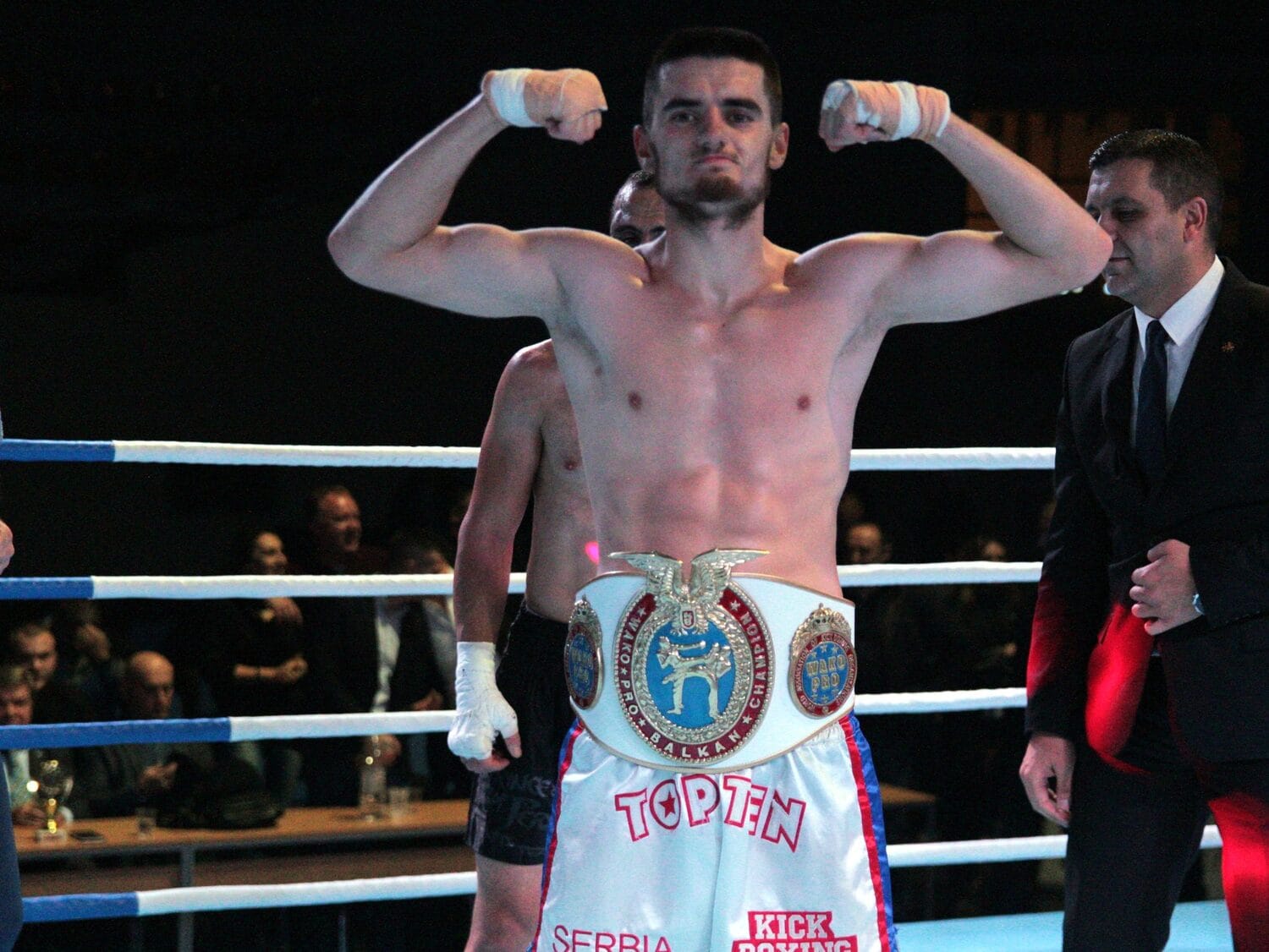 Pojas profesionalnog šampiona Balkana osvojio Radulović 1 Novak Radulovic pojas profesionalnog sampiona Balkana foto KBK Nis scaled