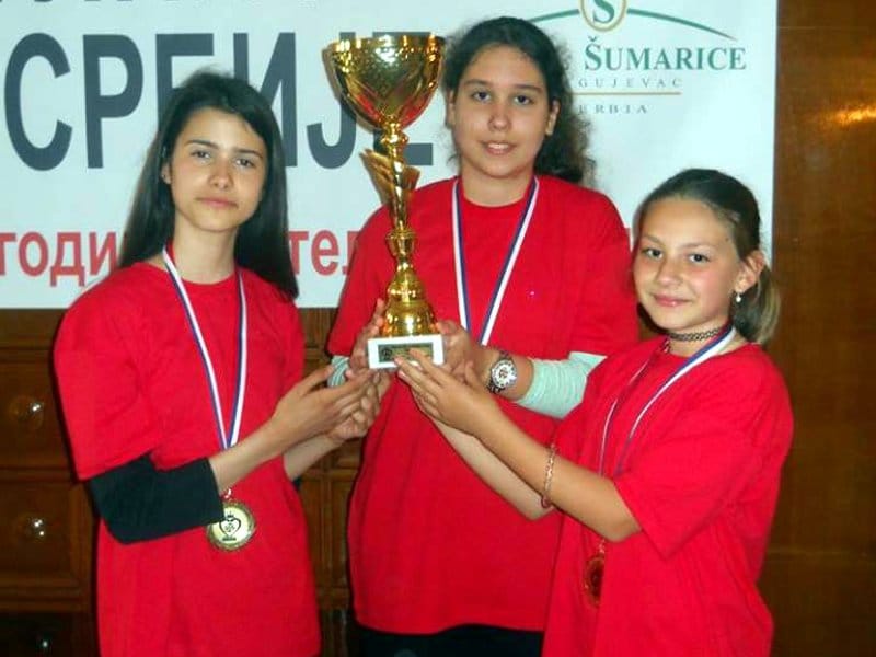 Osnovac sahistkinje foto SK Osnovac