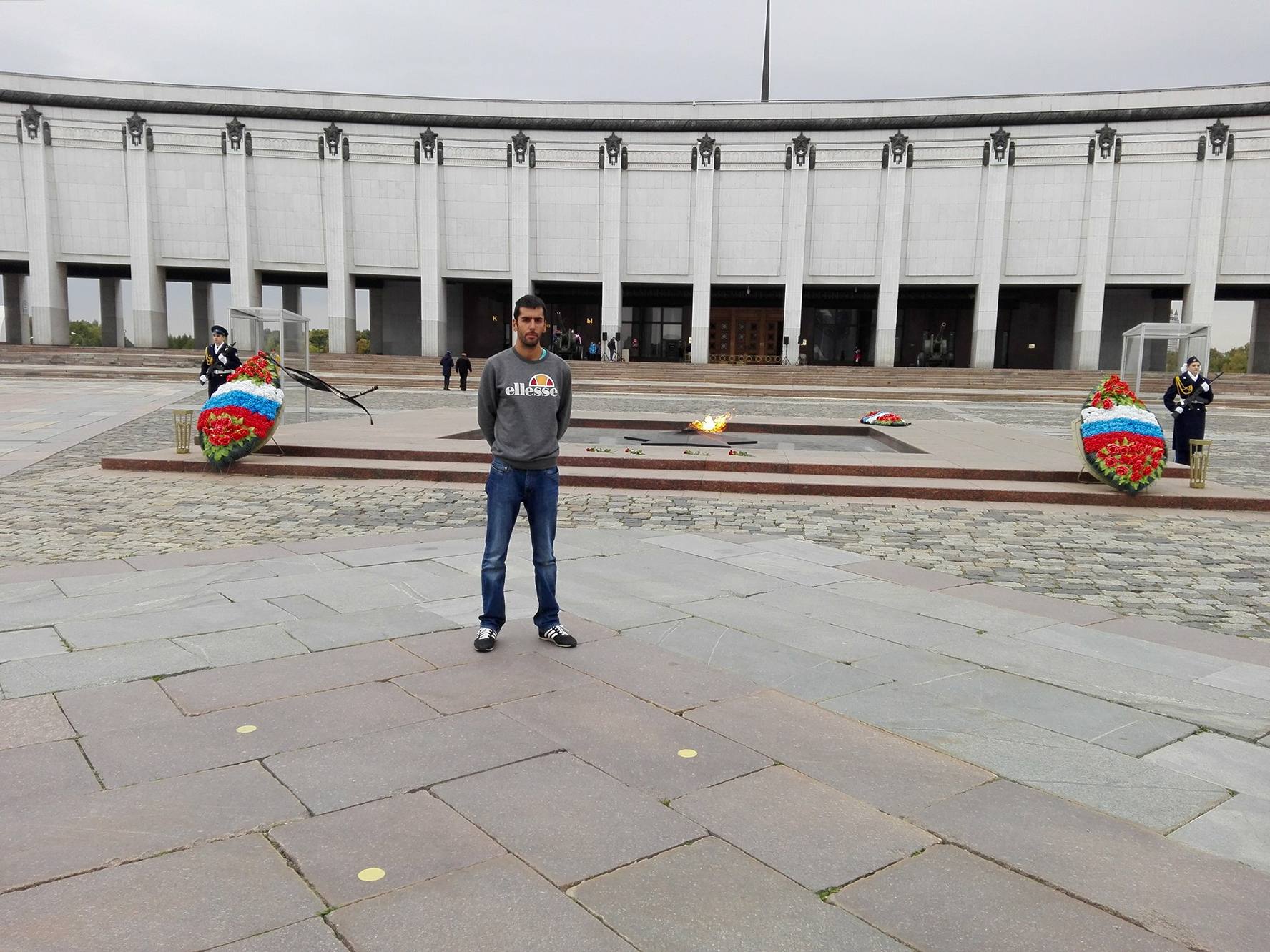 Ispred-Muzeja-velikog-otadžbinskog-rata