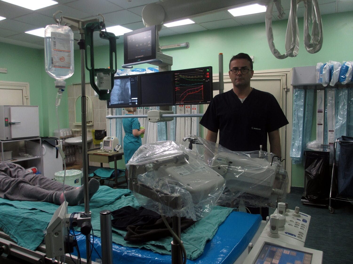 Na niškoj Klinici ove godine rekordan broj ugrađenih pejsmejkera 1 Tomislav Kostic ugradnja pejsmejkera foto JV J A scaled