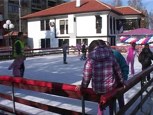 U Leskovcu niže cene klizanja u novoj sezoni 1 Klizaliste Leskovac 2015 Dragan Marinkovic