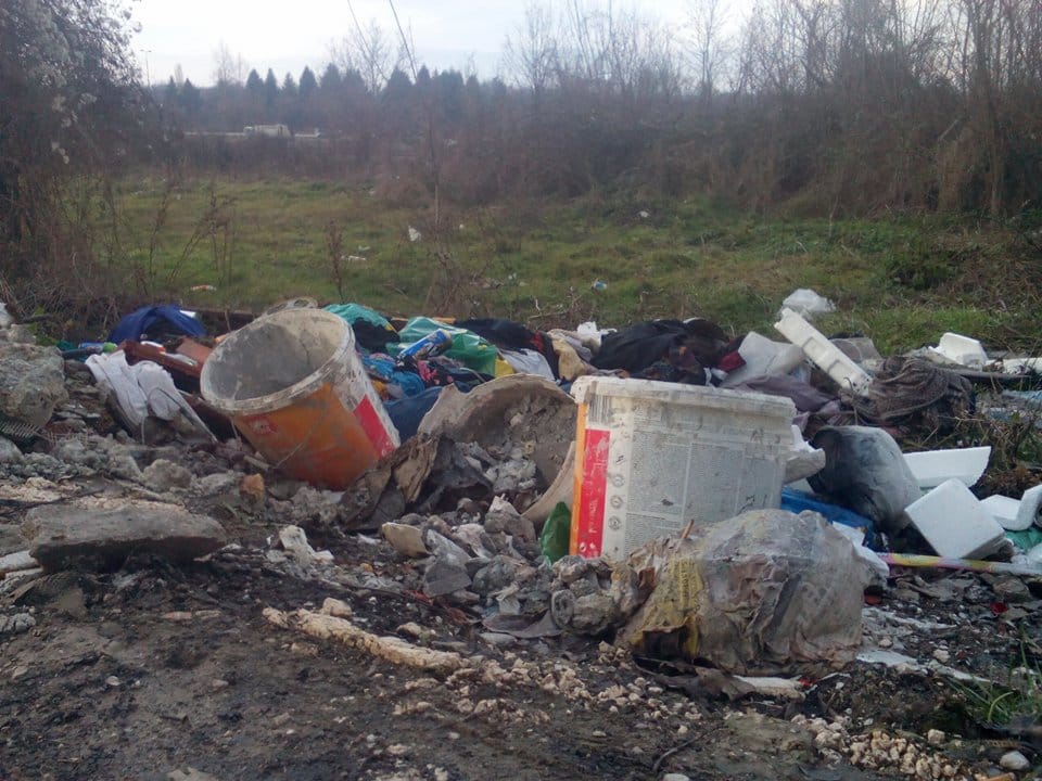 Divlja deponija mesecima "krasi" okretnicu na Delijskom visu 2 Deponija foto V Milic
