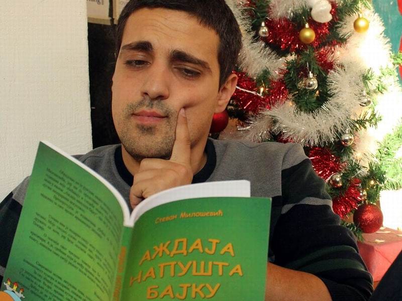 Mladi Vranjanac svojim pesmama mami osmehe najmlađih 8 Stevan Milosevic pesnik Vranje foto i m