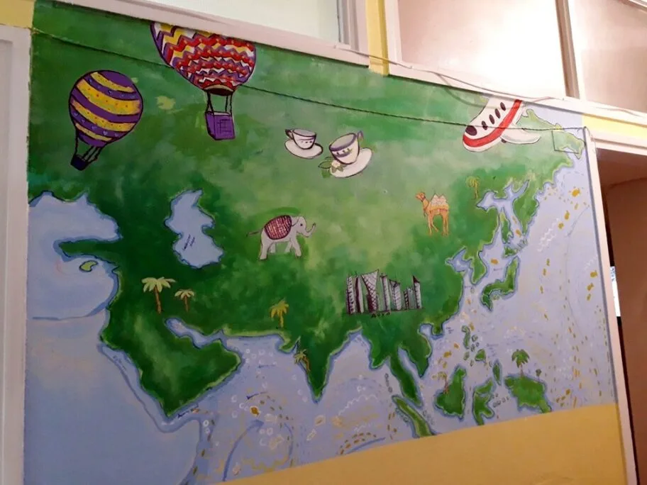 Mladi umetnici iz Niša ponovo oslikali murale u Kliničkom centru 4 Murali u Klinickom centru foto N S