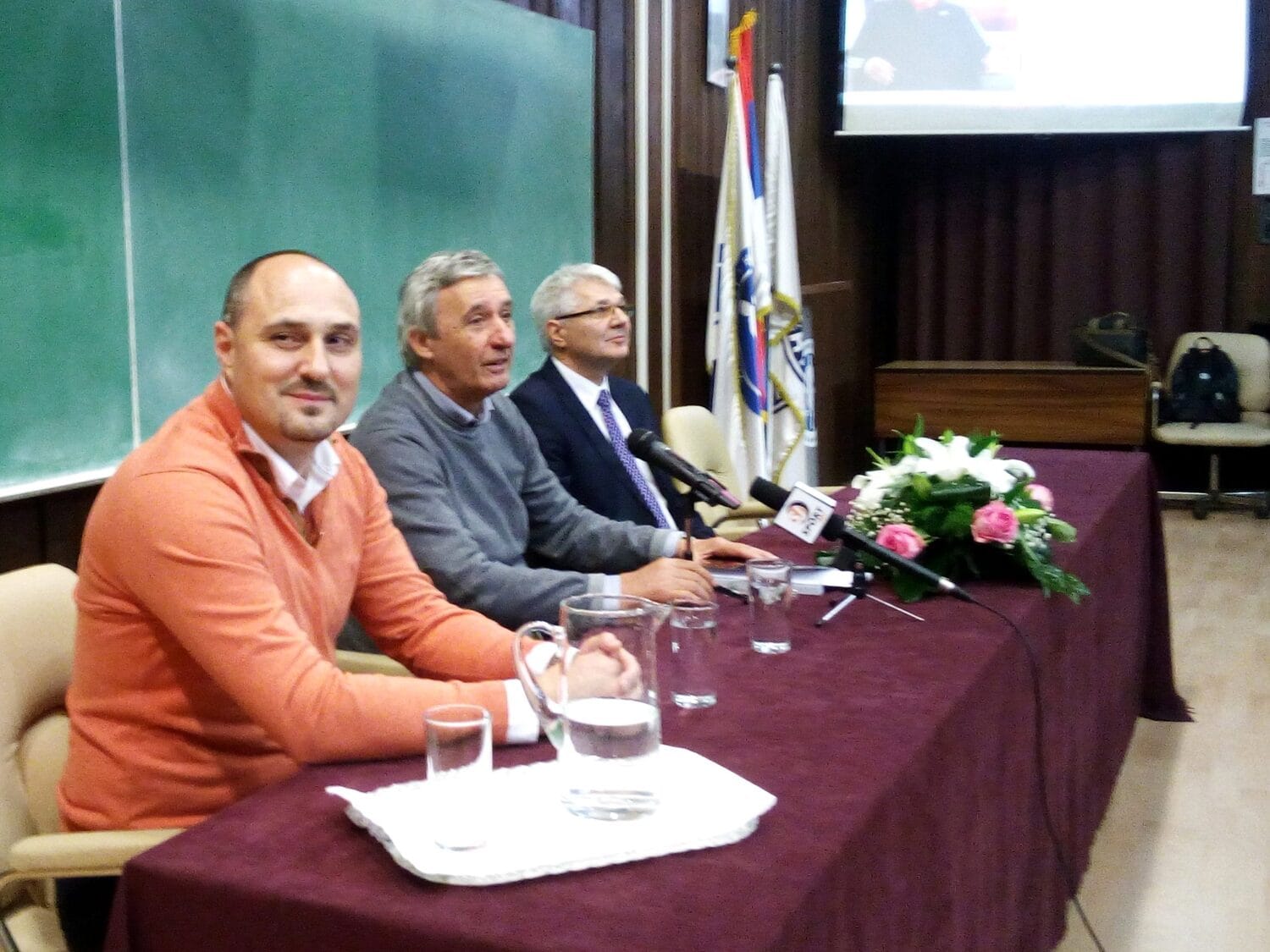 Tribina DIF Svetislav Pesic foto Milica Jovanovic Juzne vesti scaled