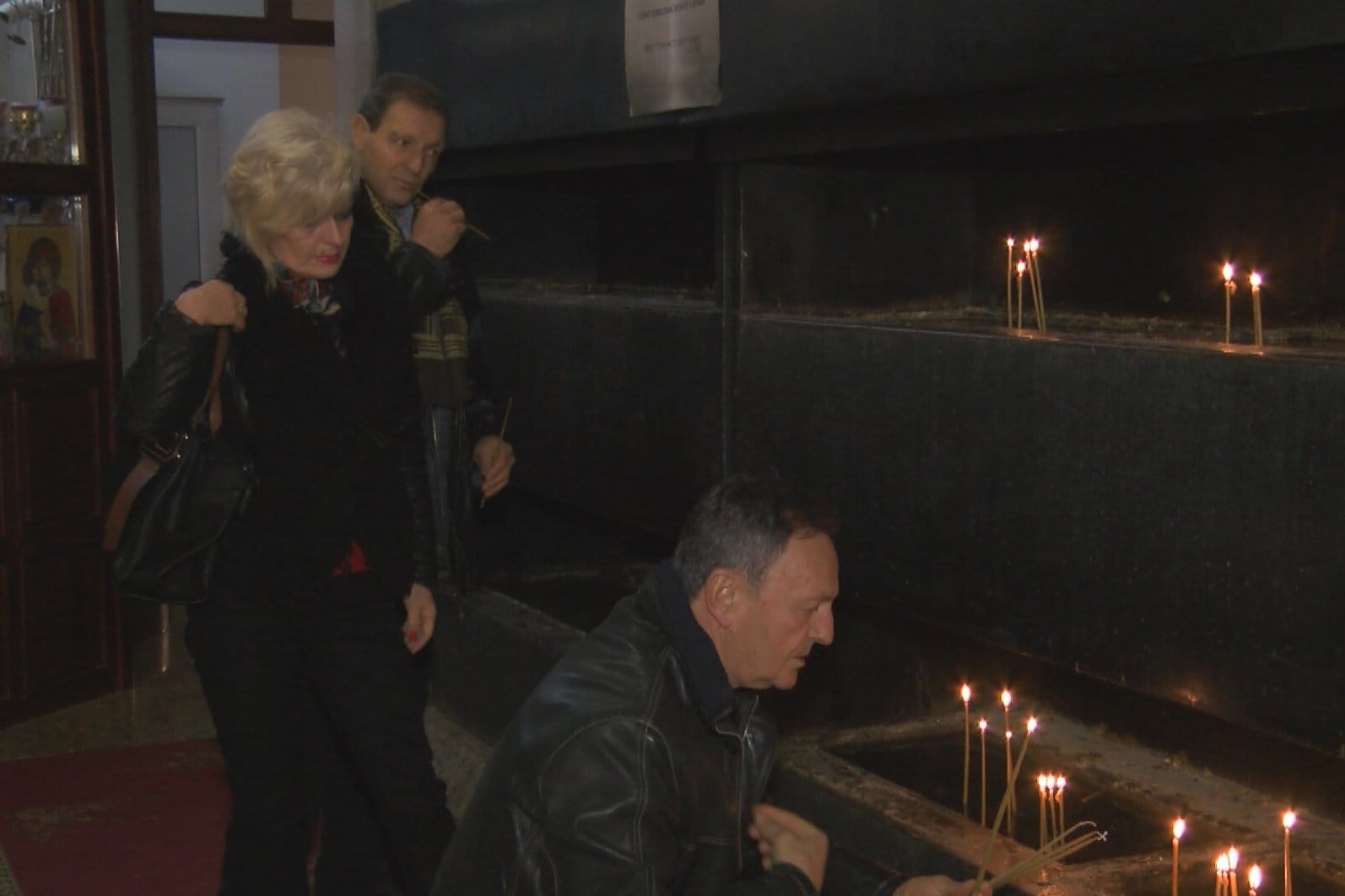 Paljenje-svece-za-Olivera2;-foto:-N.-S