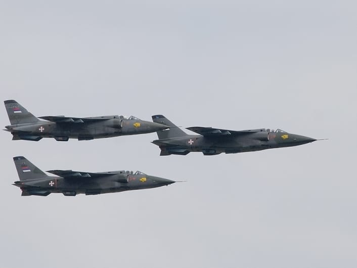 Nova letačka obuka na "niškom nebu" 15 avioni foto VS