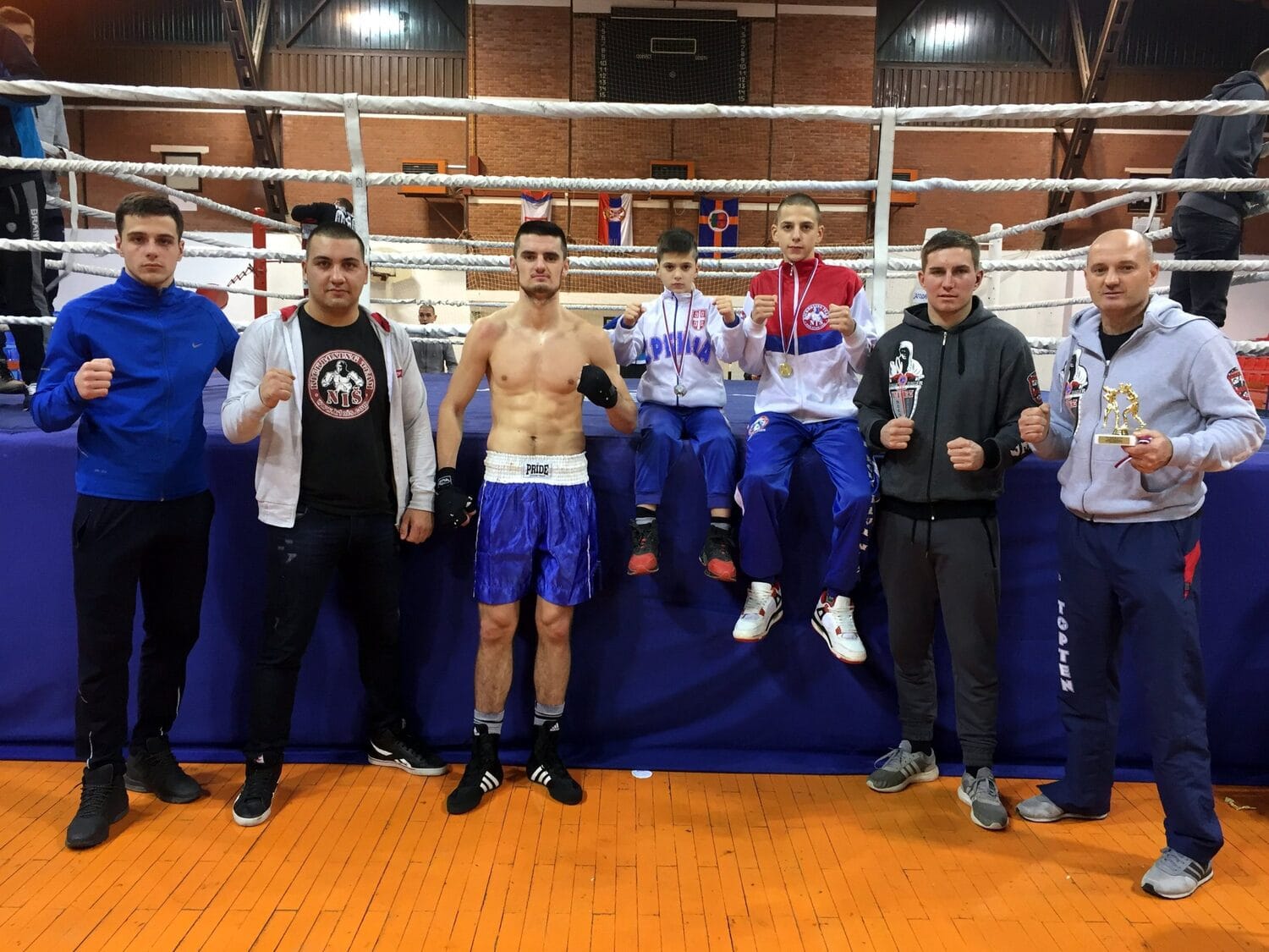 Dve pobede i remi Nišlija u profesionalnom boksu 1 Kik boks klub Nis boks klub Vitez foto Boks klub Vitez scaled